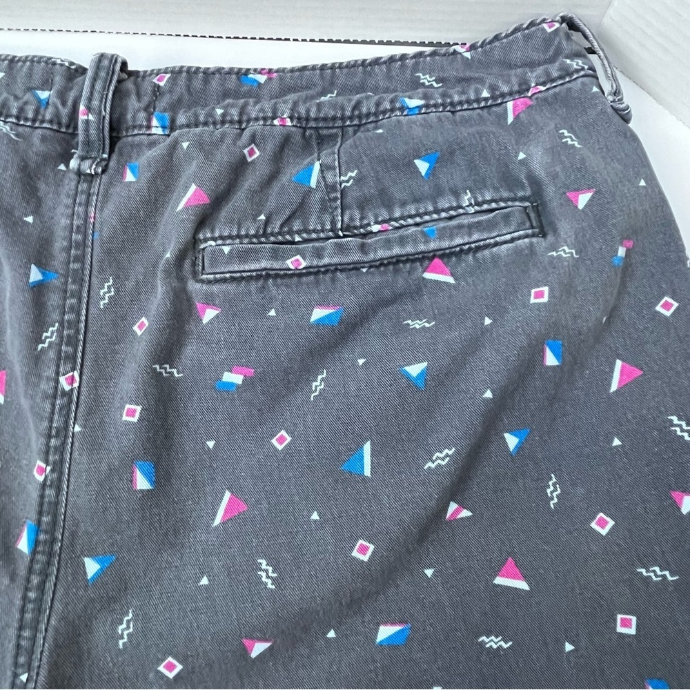 Hollister Men's 80's Allover Print 100% Cotton, Button Fly Shorts Size 34; Party - Picture 8 of 13